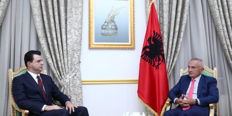 Takimi me Metën, Basha si Nënë Tereza: E djeshmja ka shkuar. E nesërmja nuk ka ardhur akoma