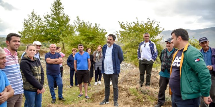 Merr fund problemi i rrugës në Palokastër, ka nisur investimi për mbrojtjen nga lumi (FOTO)