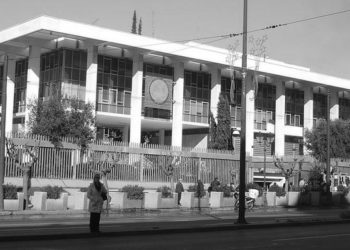 Dëshmia: Çfarë më porositi ambasadori amerikan në Athinë, pasi i tregova historinë time në regjimin komunist të Enver Hoxhës…