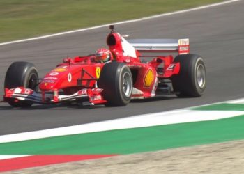 Video, Mick Schumacher piloton makinën e babait që fitoi titullin kampion