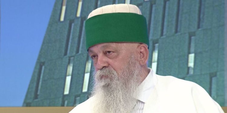 Baba Mondi: Kush e ka gruan të mirë, është i ngrënë e është i pirë. 50% e shqiptarëve janë bektashinj, politika gënjen