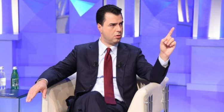 Basha ‘hap thesin’ e premtimeve: Me qeverinë e PD-së, shtresa e mesme do marrë 1 milion lekë në muaj