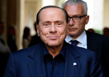 Flet mjeku i Berlusconit: Do të kishte vdekur nëse do të ishte infektuar në mars-prill