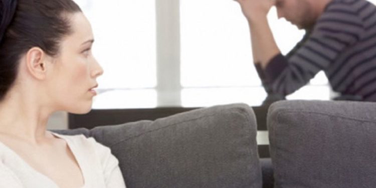 Studimi/ Ja dëmet që shkakton te meshkujt përdorimi i celularit më shumë se 4 orë në ditë