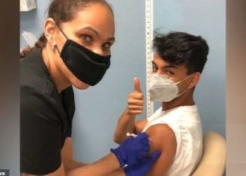 Covid i mori 7 familjarë, 23-vjeçari, i pari që teston vaksinën e Oxford