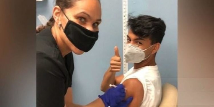 Covid i mori 7 familjarë, 23-vjeçari, i pari që teston vaksinën e Oxford