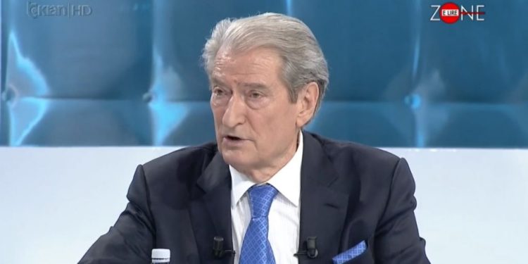 Berisha: Rama u bë synet në Topkapi dhe mashtroi grekët për detin