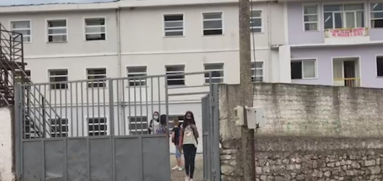 Delvinë, rinis mësimi në shkolla pas 3 rasteve me Covid-19