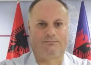 Punonjësi i policisë ndërron jetë nga Covid, para disa ditësh virusi i mori dhe babain