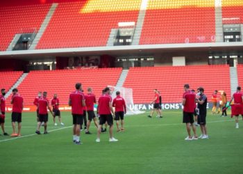Kombëtarja shqiptare stërvitet në “Air Albania Stadium”, nesër kuqezinjtë kërkojnë fitoren e dytë në Ligën e Kombeve përballë Lituanisë