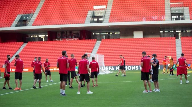 Kombëtarja shqiptare stërvitet në “Air Albania Stadium”, nesër kuqezinjtë kërkojnë fitoren e dytë në Ligën e Kombeve përballë Lituanisë