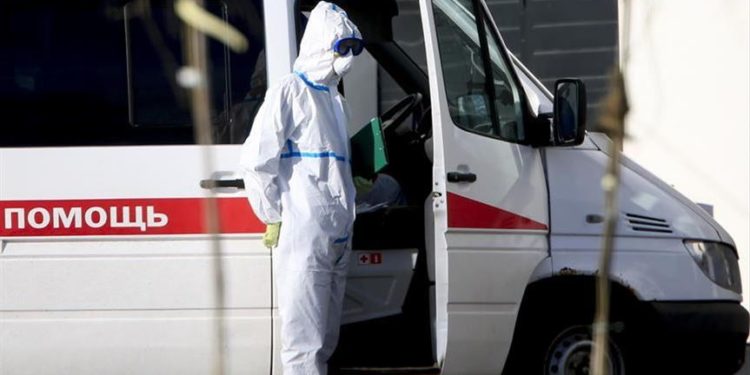 Rriten me shpejtësi rastet me COVID-19 në Rusi, Putin: Ndiqni rekomandimet e specialistëve