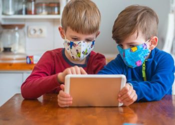 Studimi: Fëmijët pa simptoma mund të transmetojnë COVID-19
