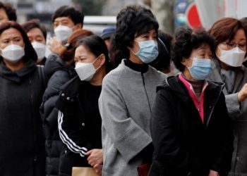 Studimi/ Maska e fytyrës të mbron 77% nga infektimi me COVID-19