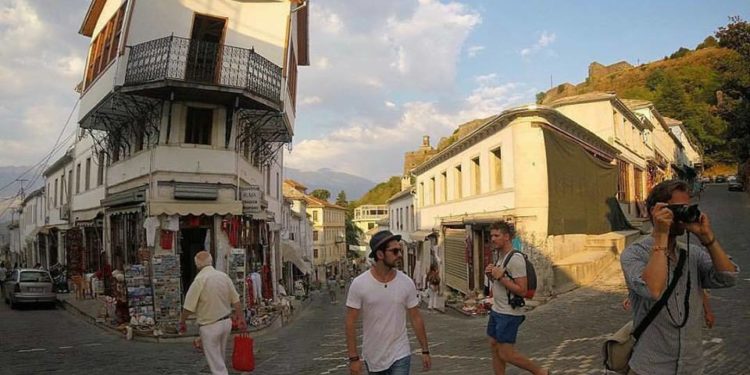 Gjirokastër, turizmi i përshtatet pandemisë