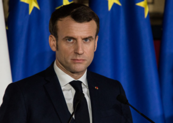 Macron francezëve: Tregohuni më të kujdesshëm në jetën private