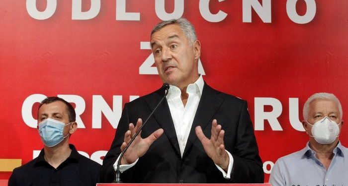 Ç’rrol luajti kisha serbe në rvnien e Gjukanoviçit