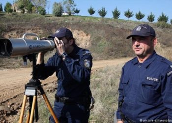 Zbulohet një arsenal armësh në kufirin greko-shqiptar, nën hetim një shtetas grek (VIDEO)