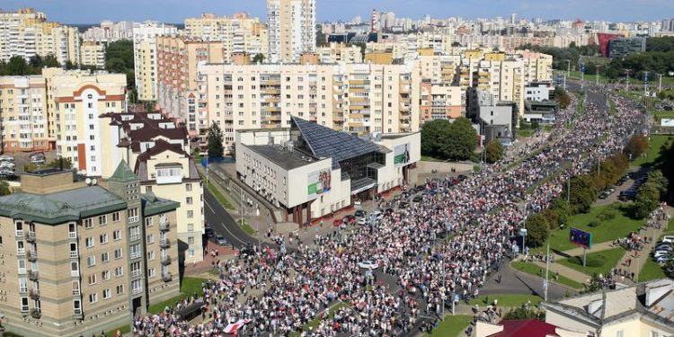 Bjellorusi/ Politikani opozitar shpall grevë urie në burg, përshkallëzohet situata