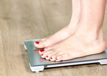 Dietologët tregojnë arsyet që pengojnë rënien nga pesha