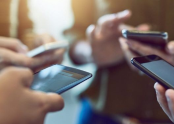Jeni të varur nga celulari? Ja si ta mësoni
