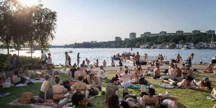 I dërguari i OBSH-së për COVID-19: Pse të gjitha vendet duhet të ndjekin modelin suedez