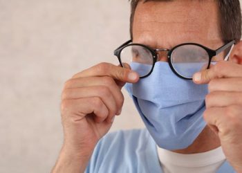 Studimi/ Syzet optike ulin rrezikun e infektimit me COVID-19