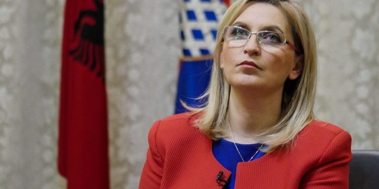 Kryetarja e Bashkisë Shkodër preket nga Covid 19