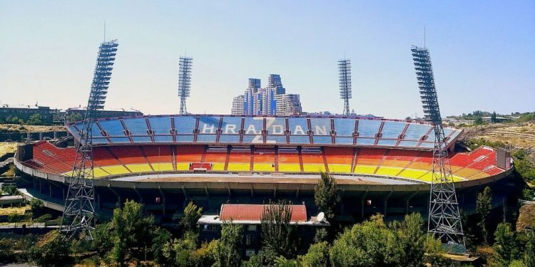 Miqësorja me Shqipërinë, Armenia e refuzon UEFA-n, luhet pa tifozë