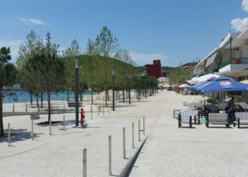 Biznesmeni i vrarë në Himarë kushëri i kryetarit të bashkisë, plagoset motra e tij