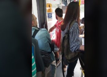 ‘Tërbohen’ mediat serbe, shqiptari hyn me fanellën kuqezi në autobusin e Beogradit