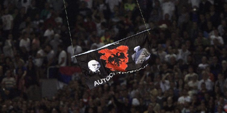 I mirëpritëm por ata na provokuan, serbët kujtojnë 5-vjetorin e flamurit me “Shqipërinë e madhe” (Foto)