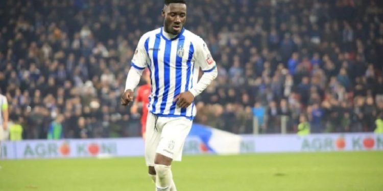 Prokuroria merr të pandehur afrikanin Cobbina që e pajisi Ilir Meta me nënshtetësi si ‘hero’ brenda disa orëve, çfarë rrezikon