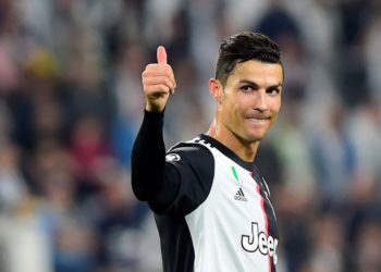 Cristiano Ronaldo vendos të kthehet në Itali, do kalojë karantinën në Torino