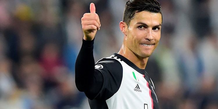 Cristiano Ronaldo vendos të kthehet në Itali, do kalojë karantinën në Torino
