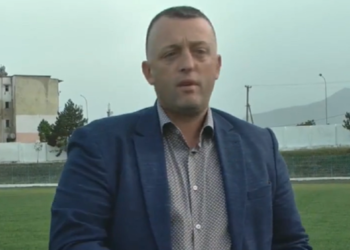 Kryebashkiaku “zbret” në fushën e futbollit/ Burrelit do t’i kthehet dinjiteti (Foto)