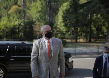 Pas të enjtes, nëse kapesh pa maskë brenda dhe jashtë, gjoba të vjen me faturën e dritave