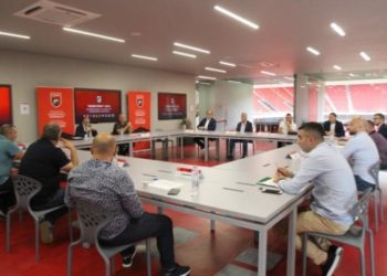 “Derbit” të bojkotit po i vjen fundi