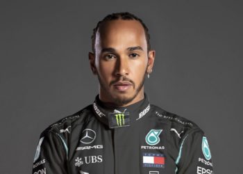Hamilton përjetson emrin në Formula 1, parakalon legjendën Schumacher