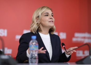 Kryemadhi kërkon votën e grave nga Durrësi: Më 25 prill duhet votuar kundër Ramës. Vetëm LSI mund të rikthejë dinjitetin dhe integritetin e vendit