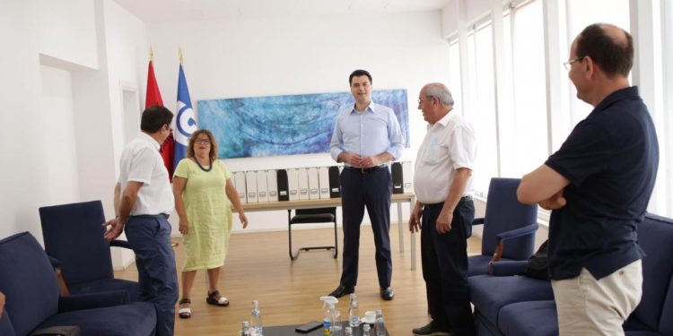 Përjashtime dhe qejfmbetje, Basha merr sot në dorë listën me 326 kandidatë për deputetë