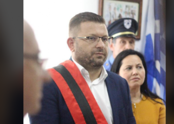 Kryetari i Dropullit infektohet me Covid: Nesër Bashkia nuk do të funksionojë, unë do punoj nga shtëpia