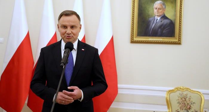 Presidenti i Polonisë rezultoi pozitiv me COVID-19, detajet për gjendjen e tij shëndetësore