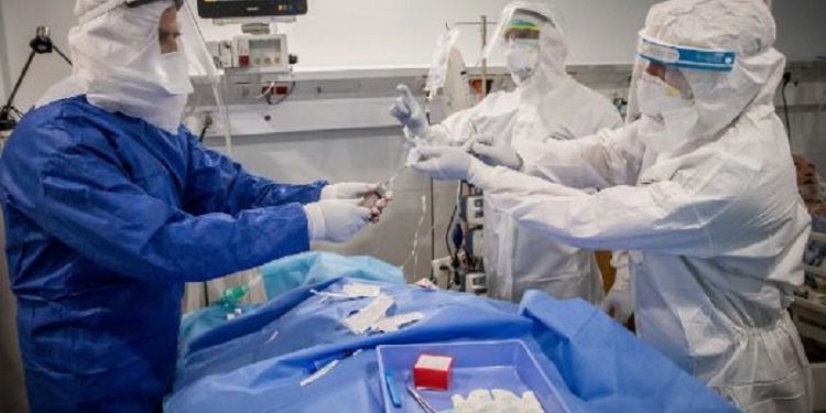 Studimi më i fundit: Antitrupat pas infektimit me Covid-19 bien për 4 muaj