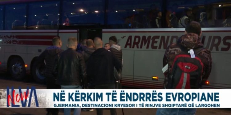 VIDEO/ 20 autobusa nisen nga Tirana gati përditë drejt Gjermanisë, të rinjtë braktisin vendin (Pamje të trishta)