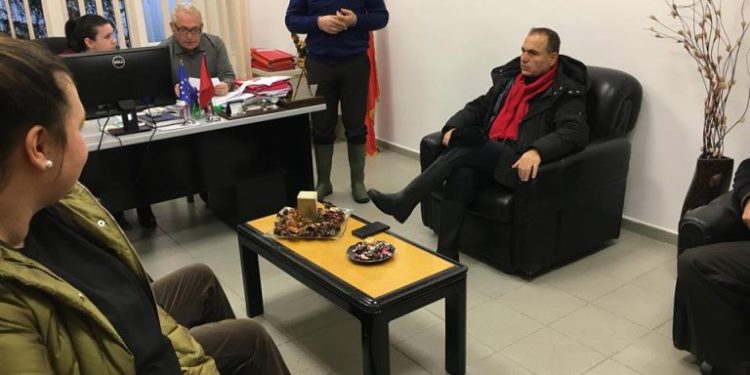 Prapaskenat/ Pse u largua Prefekti i Gjirokastrës