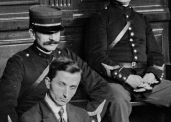 Flet nipi nga Libohova: Avni Rustemit i ra letër me vrimë për të vrarë Esat Pash Toptanin