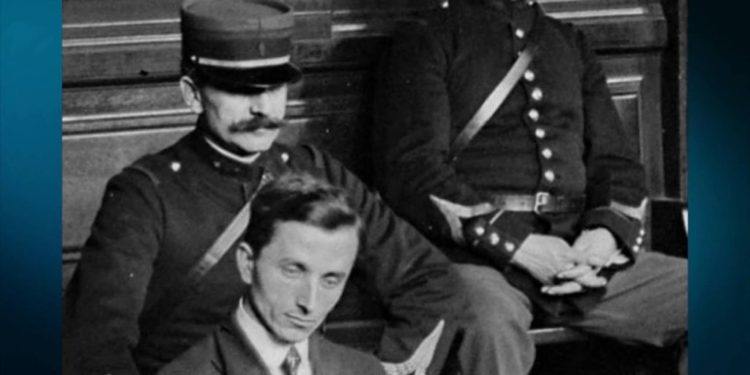 Flet nipi nga Libohova: Avni Rustemit i ra letër me vrimë për të vrarë Esat Pash Toptanin