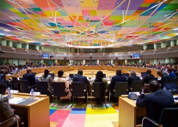 BE kërcënon me sanksione presidentin e Bjellorusisë nëse ai nuk negocion me opozitën