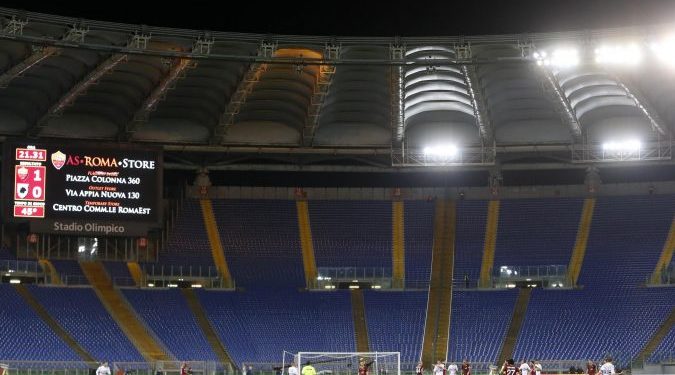 Itali, qeveria ‘kyç’ stadiumet të paktën për 1 muaj